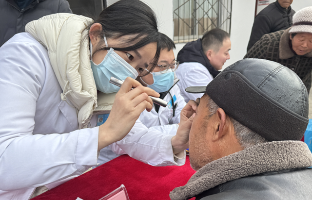 軍民魚水情 健康暖人心——駐馬店市第二中醫(yī)院深入驛城區(qū)老河鄉(xiāng)老關(guān)莊村開展愛心義診活動(dòng)