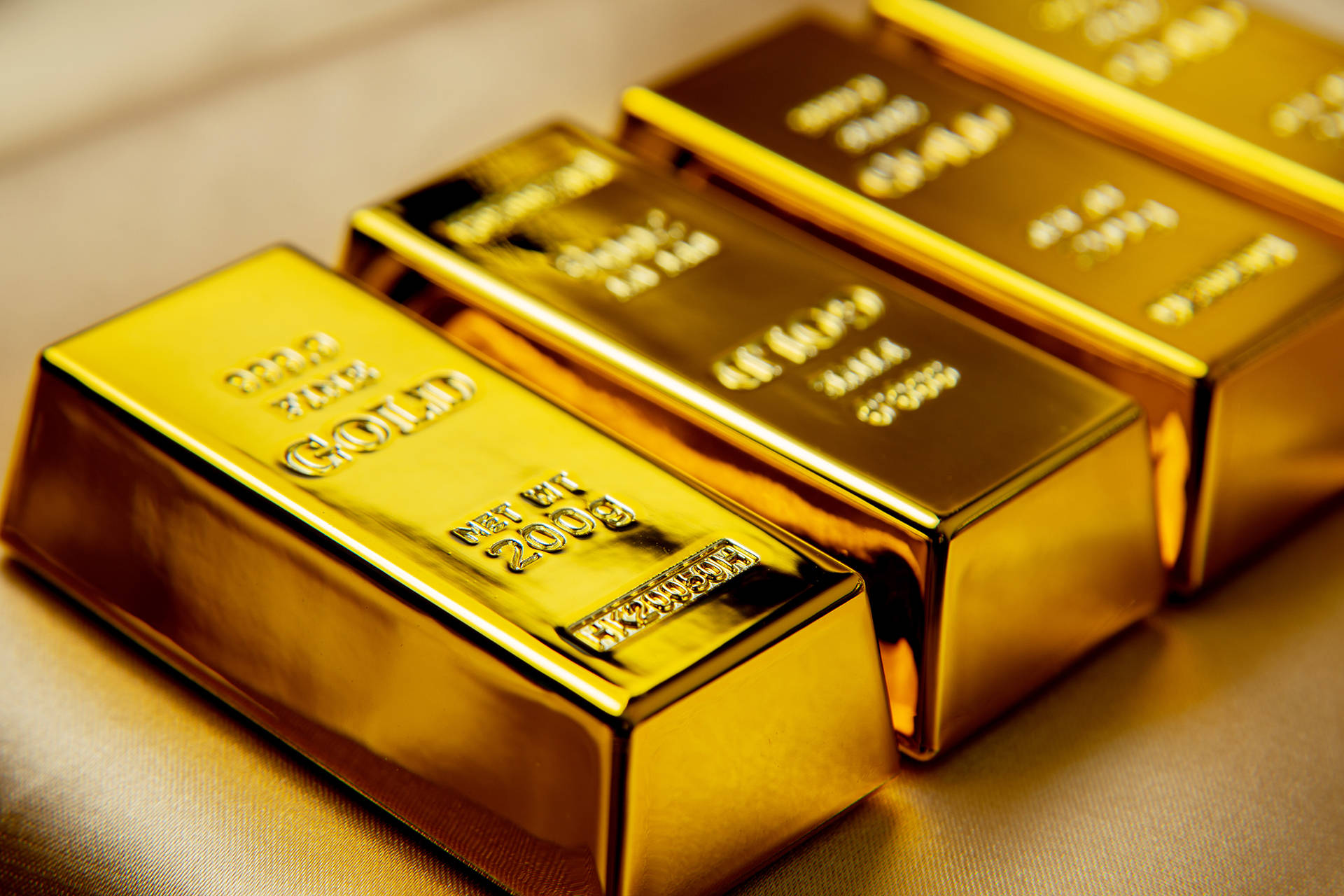 國際金價去年漲幅約70%，為何如此強(qiáng)勢？