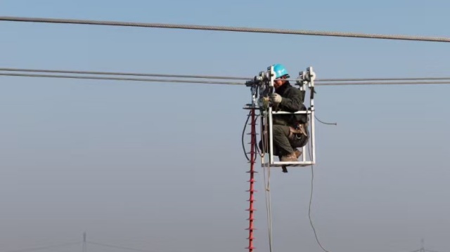 國網(wǎng)駐馬店供電公司：開展線路防舞動治理 筑牢度冬安全防線