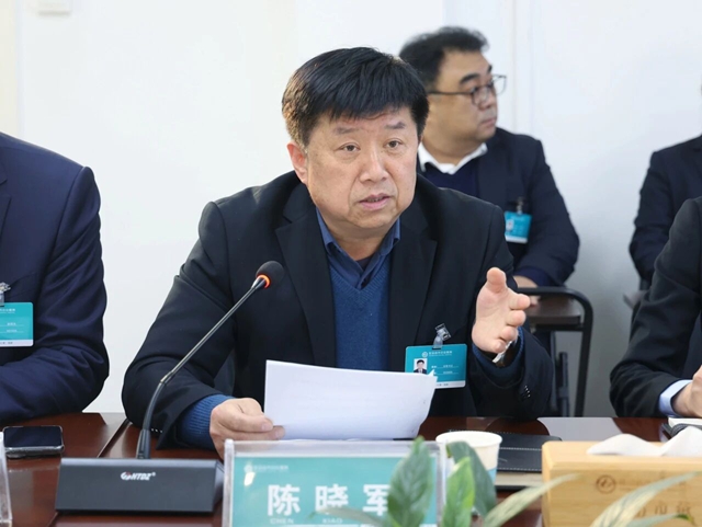 中組部、團(tuán)中央&ldquo;博士服務(wù)團(tuán)&rdquo;成員劉曉鵬博士掛職駐馬店市中心醫(yī)院