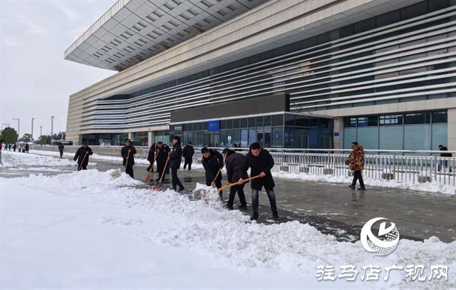  示范區(qū)城管局：除雪保暢護平安