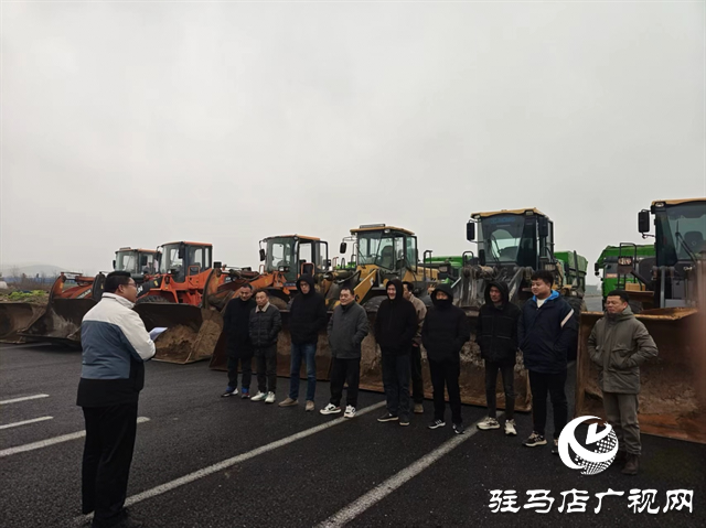  以雪為令顯擔當 政企聯(lián)動保暢通——示范區(qū)統(tǒng)籌中建五局智運公司高效開展應急除雪行動