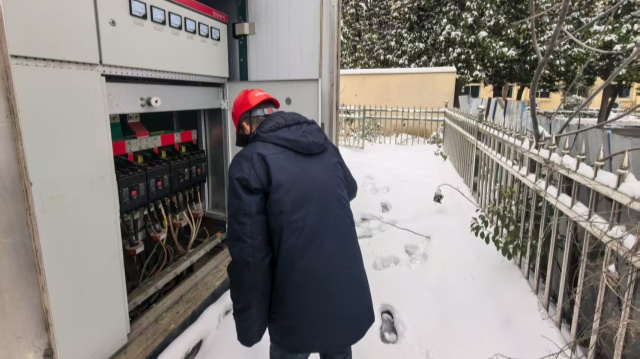 國網(wǎng)泌陽縣供電公司：頂風(fēng)冒雪保供電 筑牢民生“溫暖線”