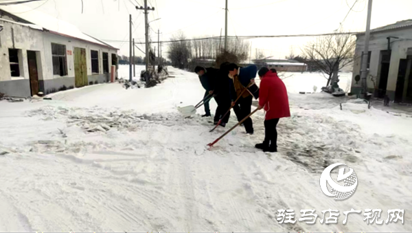 高集社區(qū)黨支部凝心聚力戰(zhàn)風(fēng)雪 保障交通暢通顯擔(dān)當(dāng)