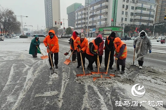 駐馬店市驛城區(qū)：人機(jī)結(jié)合除冰雪 全力奮戰(zhàn)保暢通