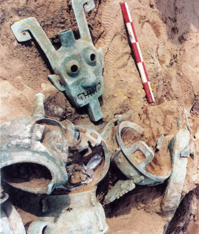 文博日歷丨鼎上開了個(gè)門，做啥用？