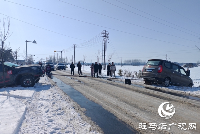 近50臺(tái)車脫困！平輿縣“坦克團(tuán)”雪中救援暖人心