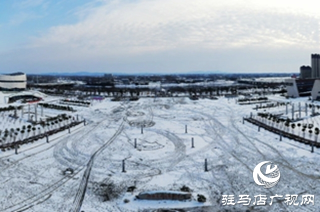 【大美天中】鳥(niǎo)瞰雪后泌陽(yáng):銀裝素裹映天光 小城美卷入畫(huà)來(lái)