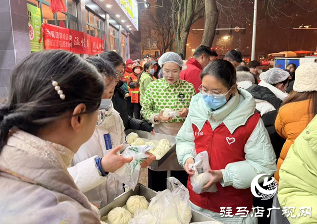 驛城區(qū)開展臘八節(jié)送粥公益行動