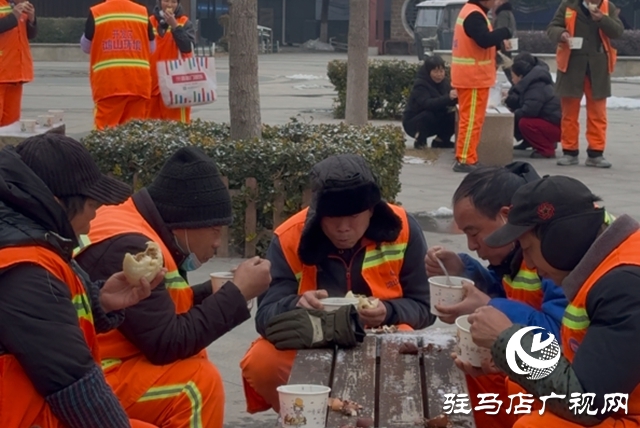 臘八粥致敬“城市美容師”