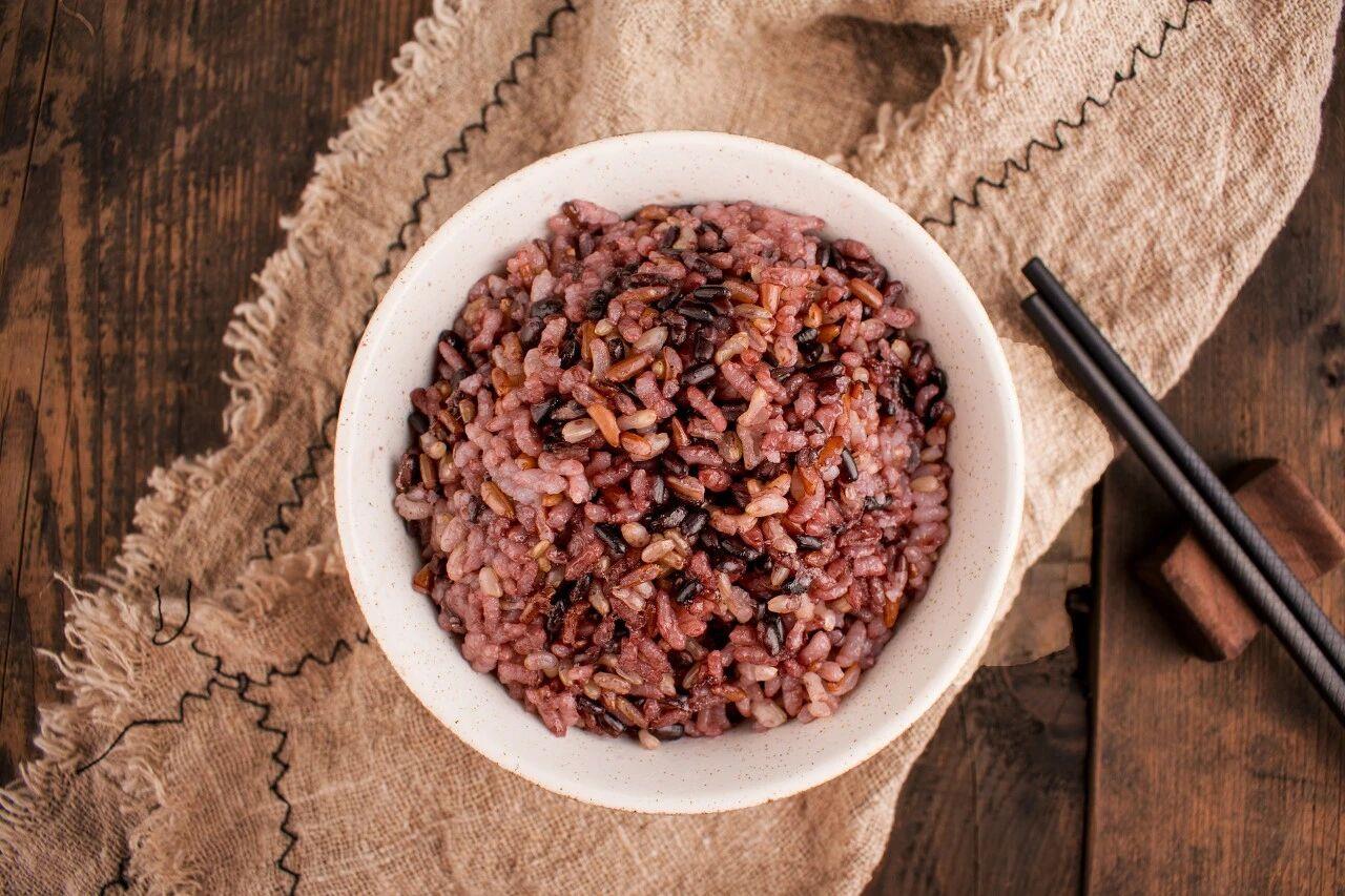 粗糧糊糊、餅干吃了反而血糖飆升 把握三個原則才健康