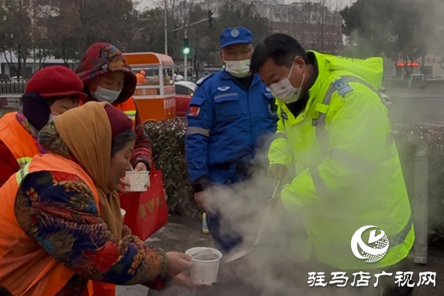 臘八粥致敬“城市美容師”