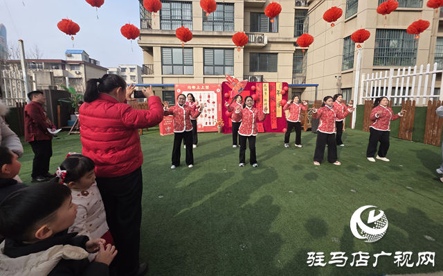 金馬踏福迎新春 親子廟會(huì)趣滿園