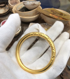 以低價(jià)加工金首飾為名盜竊黃金