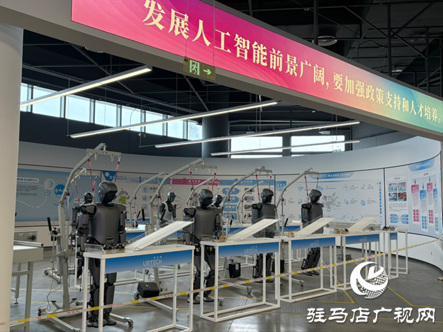 科技亮相天中年貨節(jié) 市民可親手“觸碰未來”