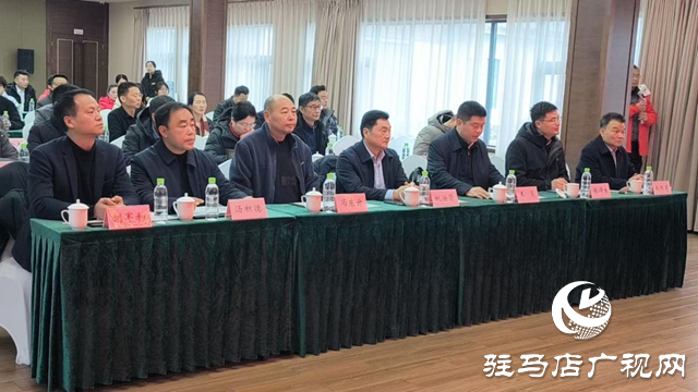 黃淮學(xué)院校企合作基地在上蔡縣舉行揭牌儀式