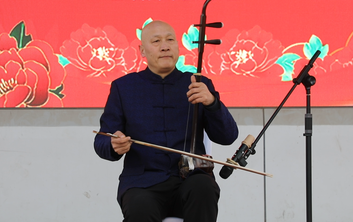 “百花迎新樂中原”2026河南文藝界惠民演出走進(jìn)駐馬店