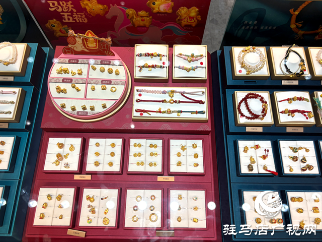 歲末金市“熱”起來(lái) 馬年主題飾品迎消費(fèi)熱潮