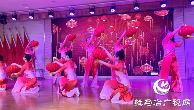 駐馬店市實驗幼兒園舉行迎新春聯(lián)歡會