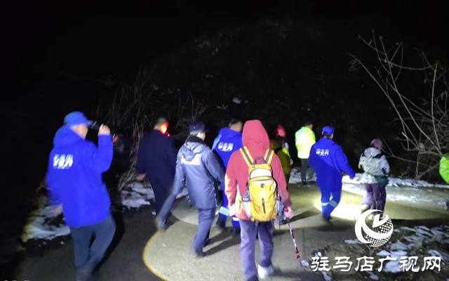 寒夜馳援八小時(shí) 藍(lán)天救援筑起“生命防線”