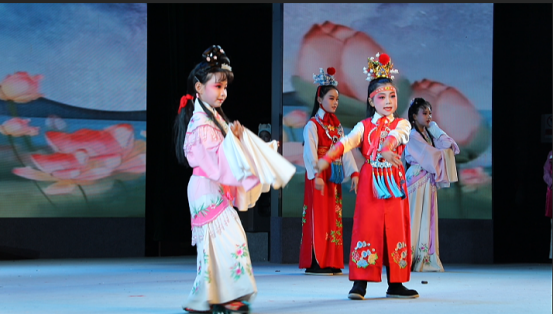 駐馬店市第八屆少兒春節(jié)文藝晚會(huì)成功舉辦