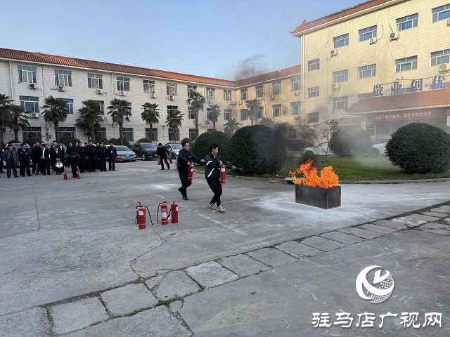 中原銀行駐馬店分行開(kāi)展全員消防疏散演練