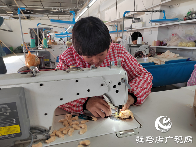 上蔡縣楊屯鄉(xiāng)楊仕位村： 毛絨玩具縫出鄉(xiāng)村振興新圖景