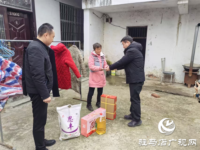  示范區(qū)城管局開展春節(jié)前幫扶慰問活動