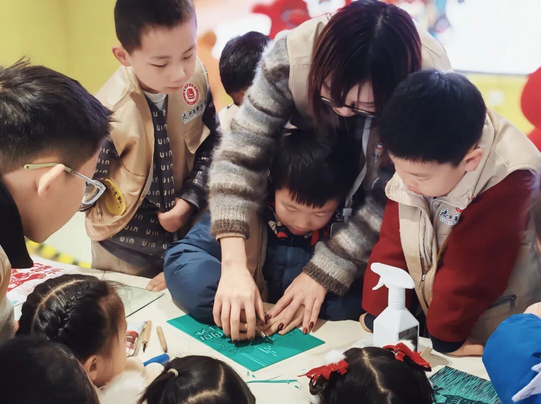 讓傳統(tǒng)年俗“活”在文化場景里