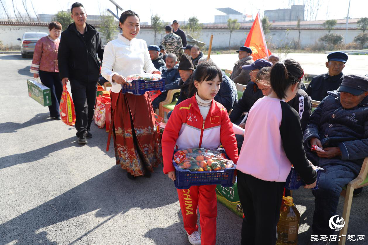 正陽縣：袁家志愿服務(wù)隊(duì)連續(xù)13年慰問敬老院