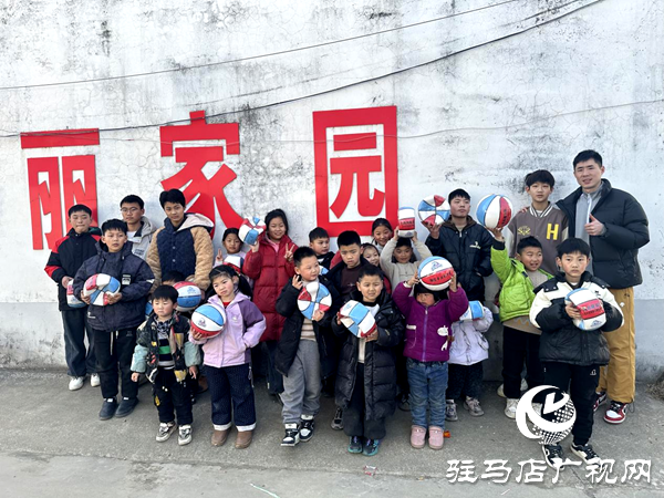 平輿縣陽城鎮(zhèn)：國家一級(jí)籃球運(yùn)動(dòng)員王勃臣返鄉(xiāng)獻(xiàn)愛心