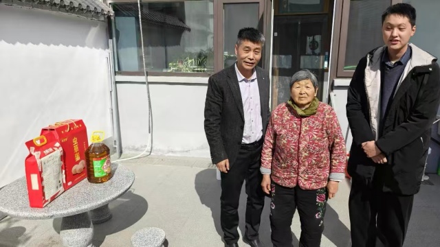 駐馬店市發(fā)改委營商信用中心組織開展離退休干部走訪慰問活動