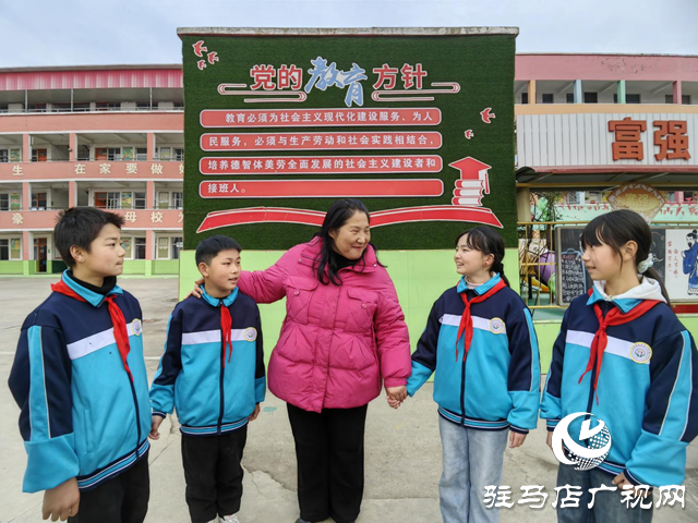 【天中光榮榜】2025年度盤點(diǎn)特輯——“校長(zhǎng)媽媽”越玉環(huán):守護(hù)留守兒童健康成長(zhǎng)