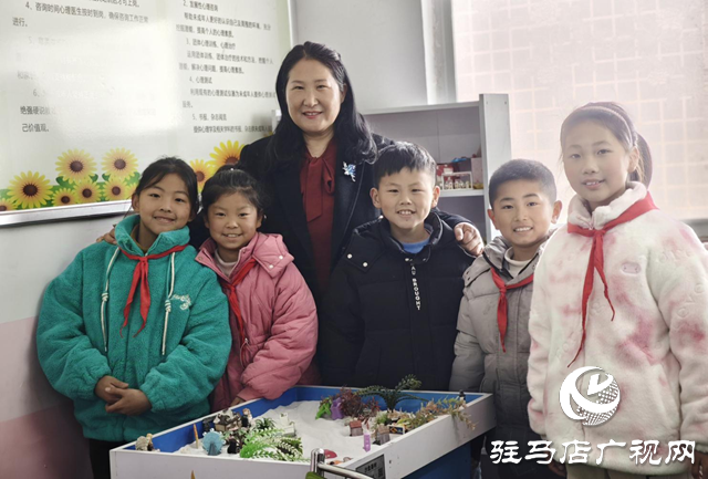 【天中光榮榜】2025年度盤點(diǎn)特輯——“校長(zhǎng)媽媽”越玉環(huán):守護(hù)留守兒童健康成長(zhǎng)