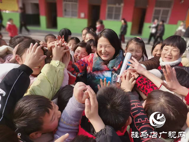 【天中光榮榜】2025年度盤點(diǎn)特輯——“校長(zhǎng)媽媽”越玉環(huán):守護(hù)留守兒童健康成長(zhǎng)