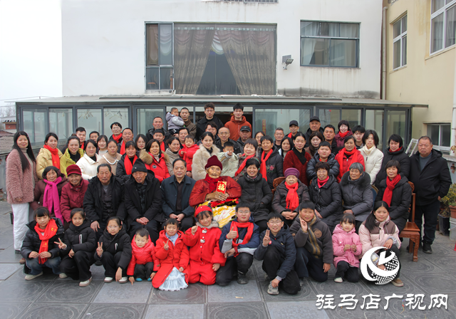平輿縣楊埠鎮(zhèn)：104歲老人蔡潘氏五世同堂 新春團圓盡顯家風(fēng)溫情