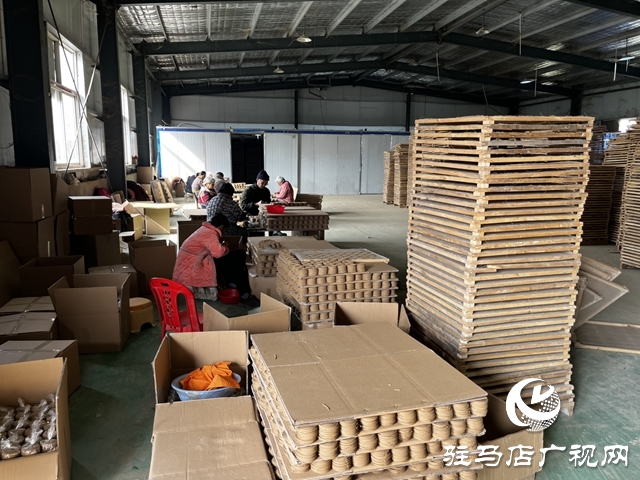 新蔡香云齋日化:盤香產(chǎn)銷兩旺 線上線下訂單忙