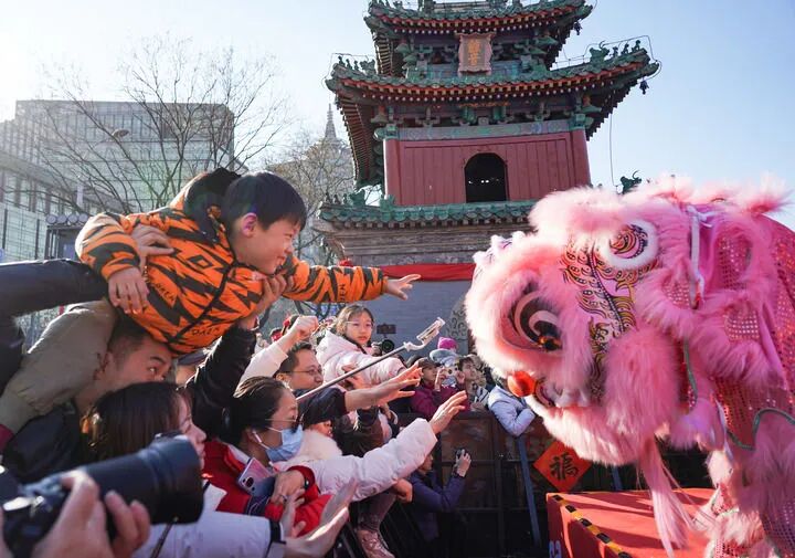 九州同春啟新程 萬家燈火映山河——各地群眾歡度丙午馬年春節(jié)