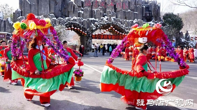 駐馬店市文化館陀舞藝術(shù)團新春系列演出亮相金頂山