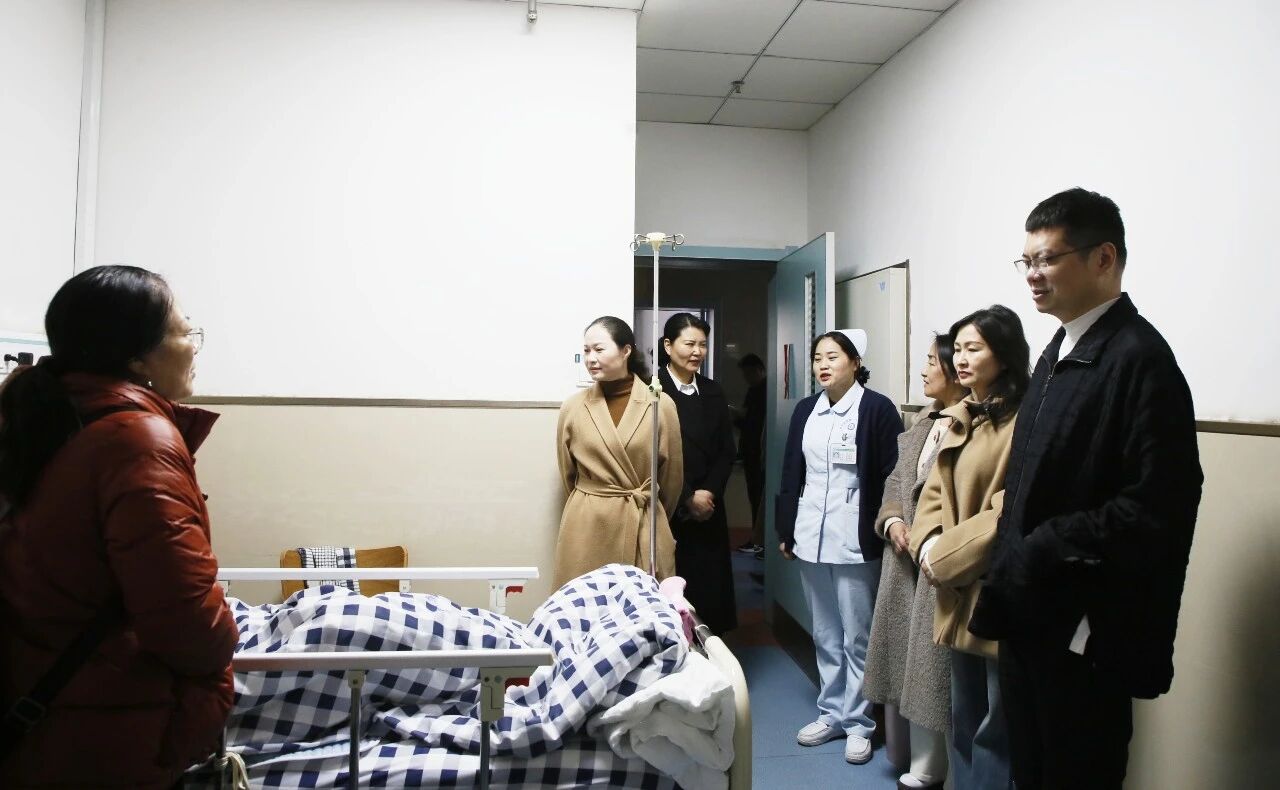 駐馬店市第一人民醫(yī)院節(jié)后行政查房：保障高峰期間醫(yī)療服務(wù)