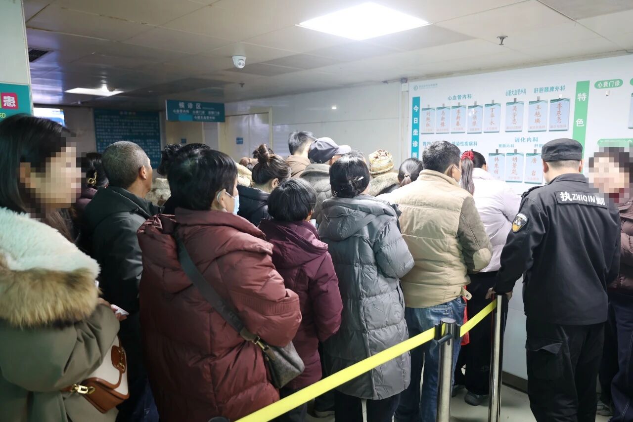 “滿格”狀態(tài)，忙而有序！駐馬店市中心醫(yī)院積極應對春節(jié)后就診高峰