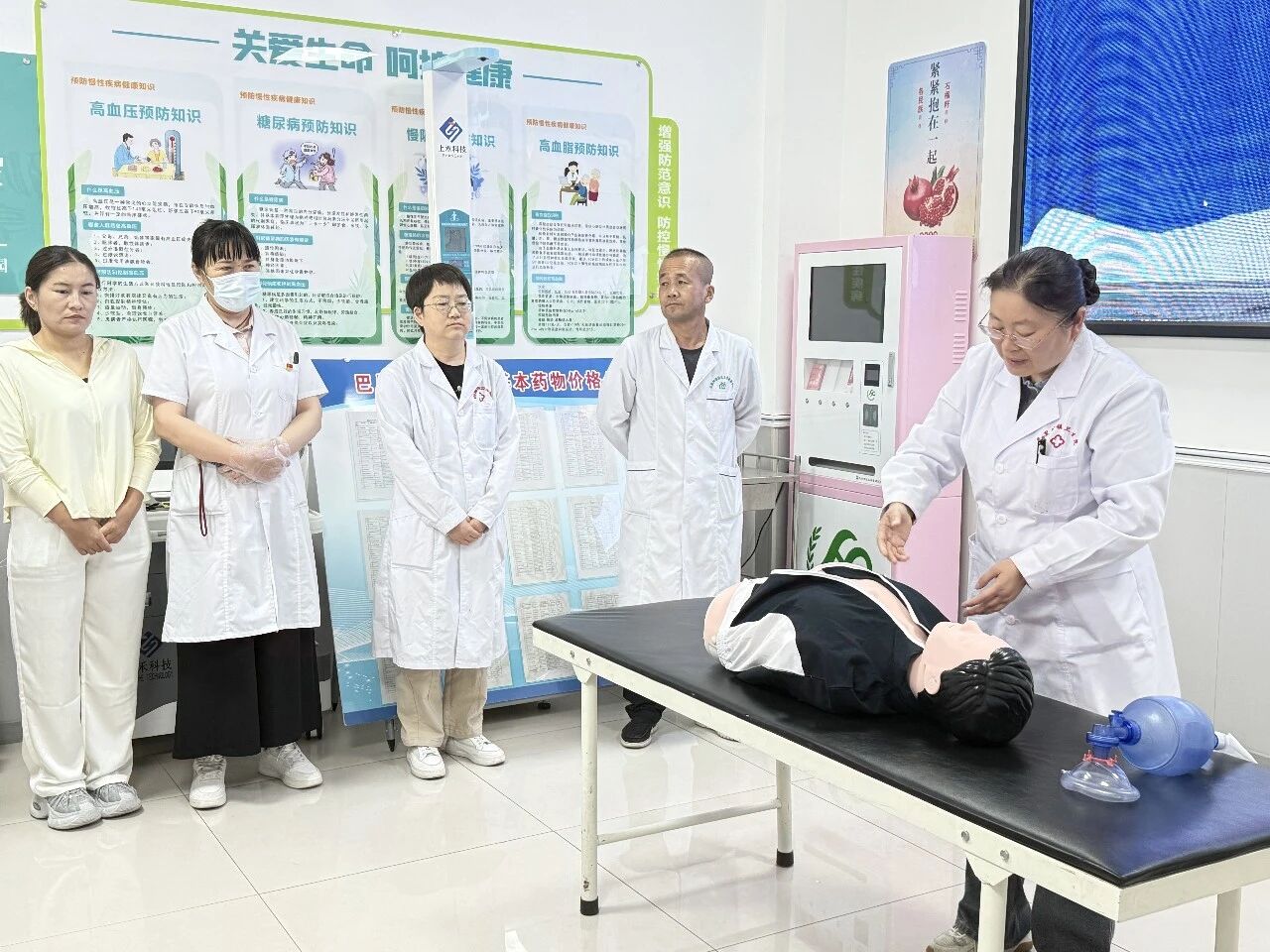 白衣映雪天山下，豫哈情滿巴里坤&mdash;&mdash;駐馬店市第一人民醫(yī)院許立勤援疆紀實