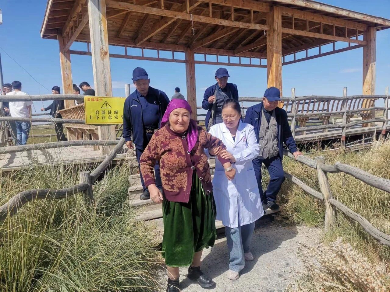白衣映雪天山下，豫哈情滿巴里坤——駐馬店市第一人民醫(yī)院許立勤援疆紀實