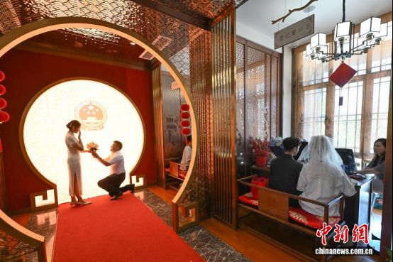 妙趣中國(guó)年：為什么說元宵節(jié)才是中國(guó)“情人節(jié)”？