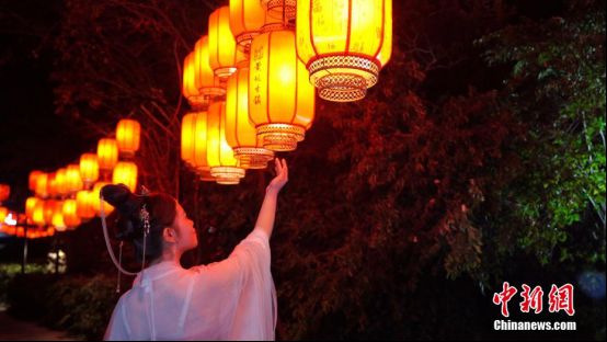 妙趣中國(guó)年：為什么說元宵節(jié)才是中國(guó)“情人節(jié)”？