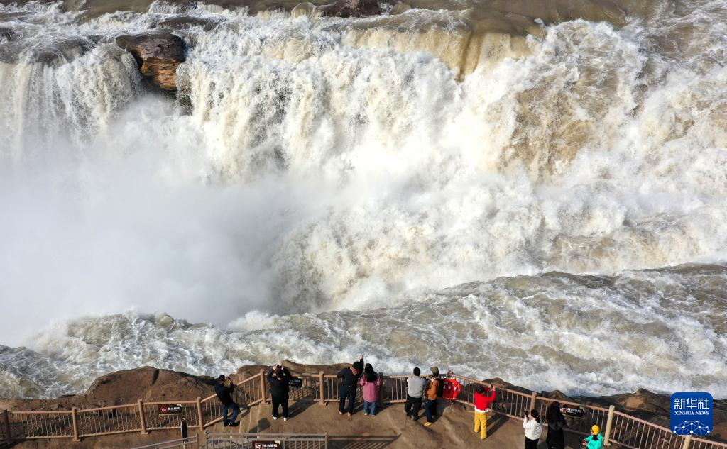 驚蟄時節(jié) 黃河壺口瀑布水量增大