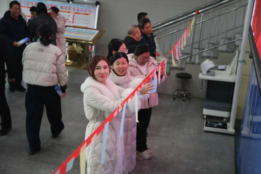 平輿檢察：燈映檢徽耀馬年 法潤元宵傳文明