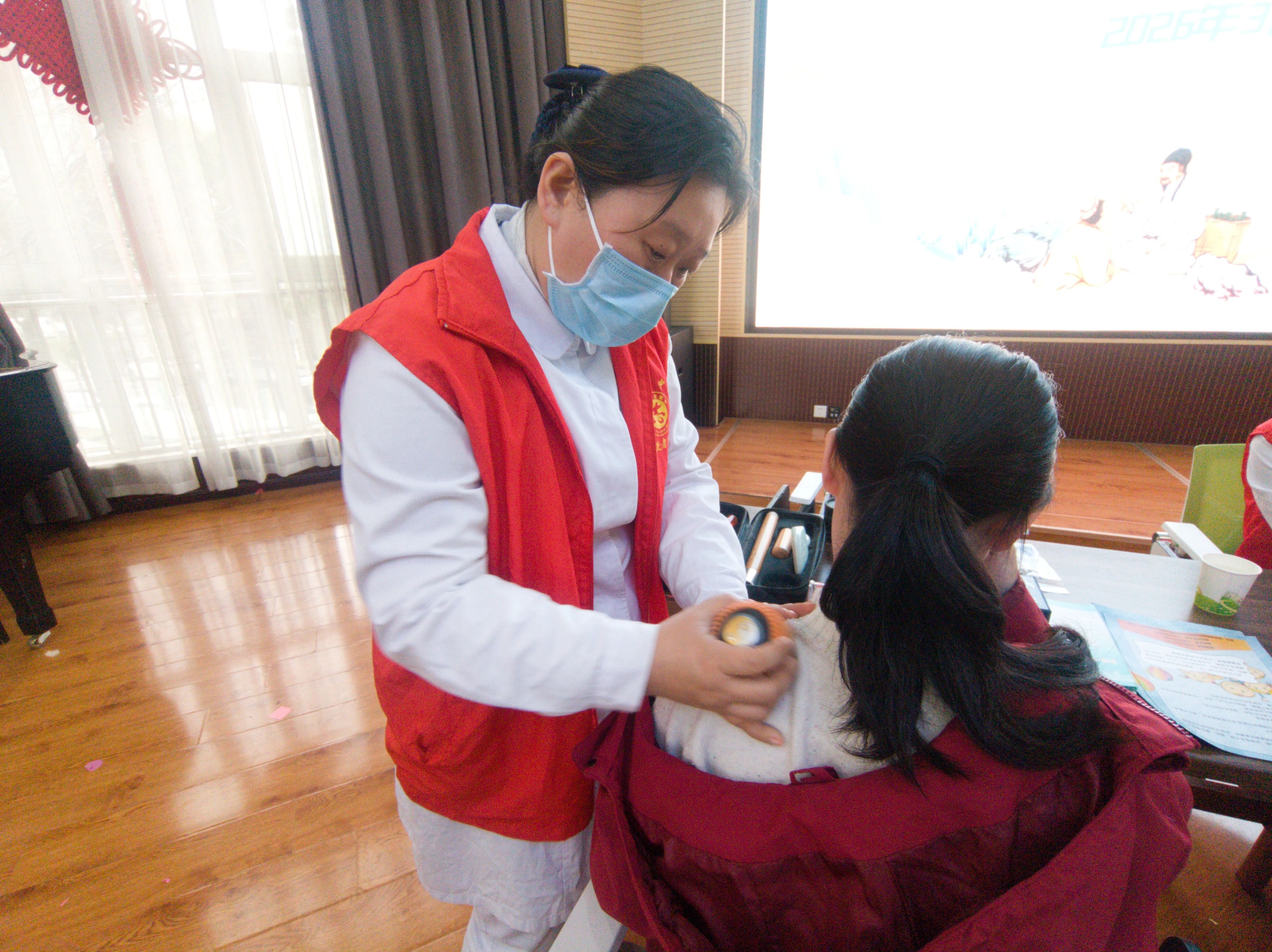 巾幗添芳華，中醫(yī)護安康——駐馬店市中醫(yī)院健康科普活動走進市實驗幼兒園