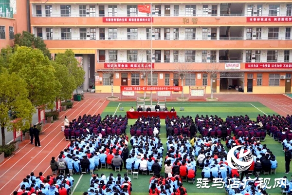 平輿縣人民法院走進(jìn)平輿一中：播撒法治種子 守護(hù)少年成長   