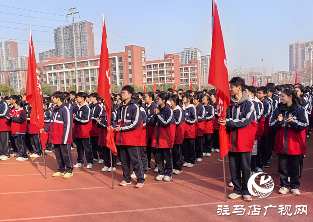 開學(xué)典禮展新貌 砥礪前行向未來